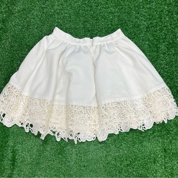 Express White Lace Embroidered Trim Mini Skirt Size 2 NWT - Picture 8 of 8